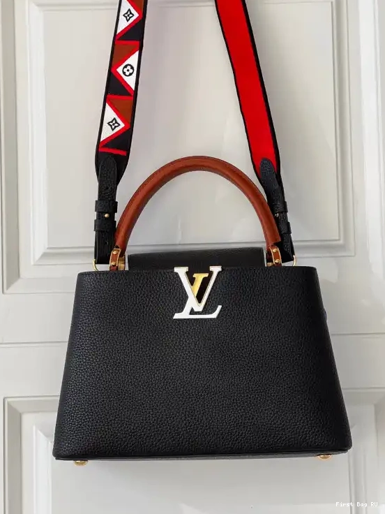First bag MM LOUIS VUITTON CAPUCINES 0518